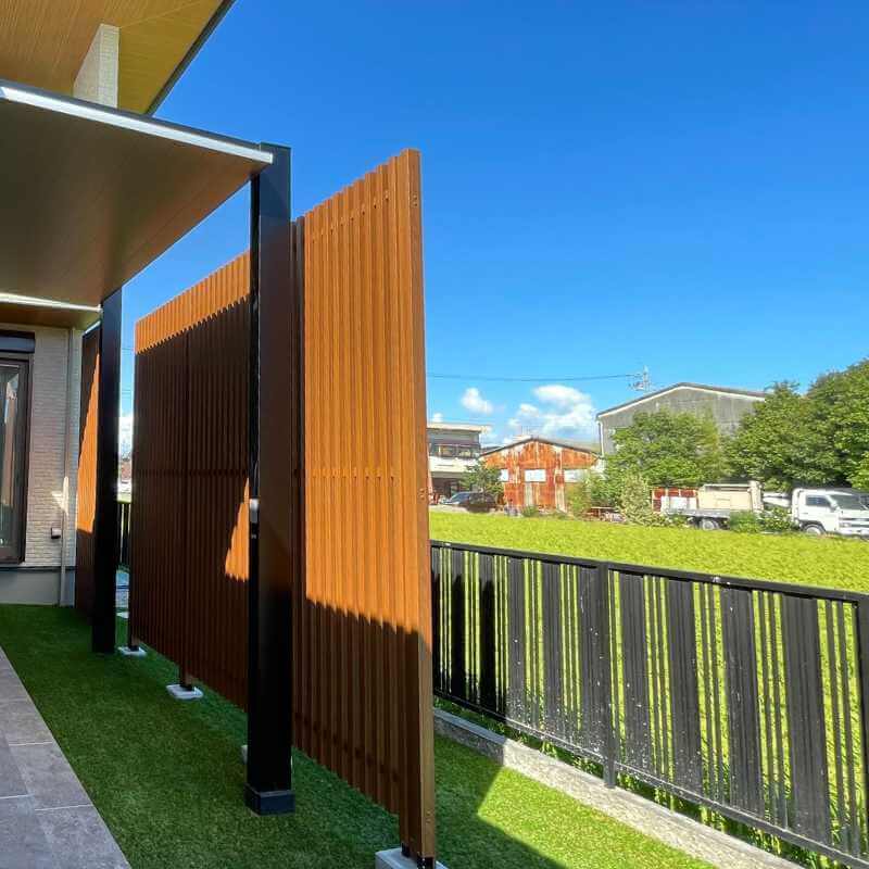 三協アルミのフェンス：エルファード