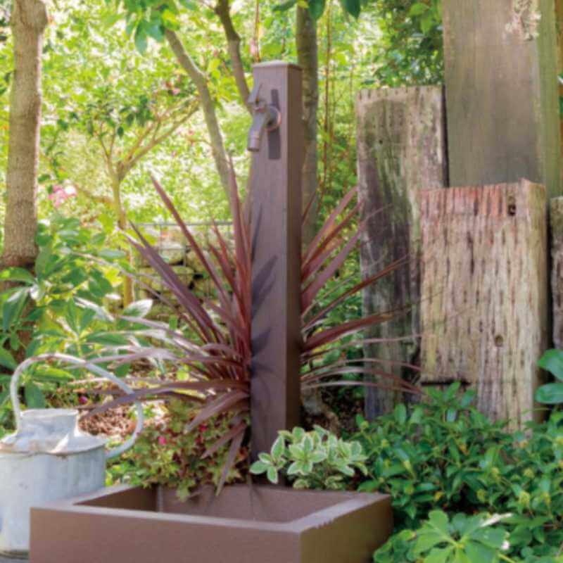 オンリーワンクラブの立水栓：木目アルミ水栓柱